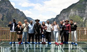 “Z世代”青年“画像中国”：看到云南迪庆乡村振兴新图景